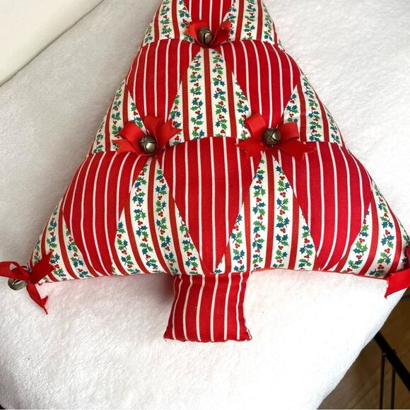 Christmas Tree Quilted Handmade Wall Hanging Decor Holiday Patchwork Pillows - Picture 9 of 14